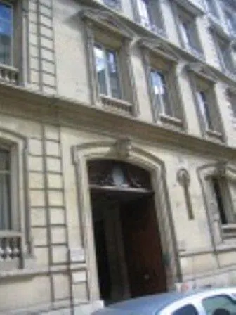 Location * Paris